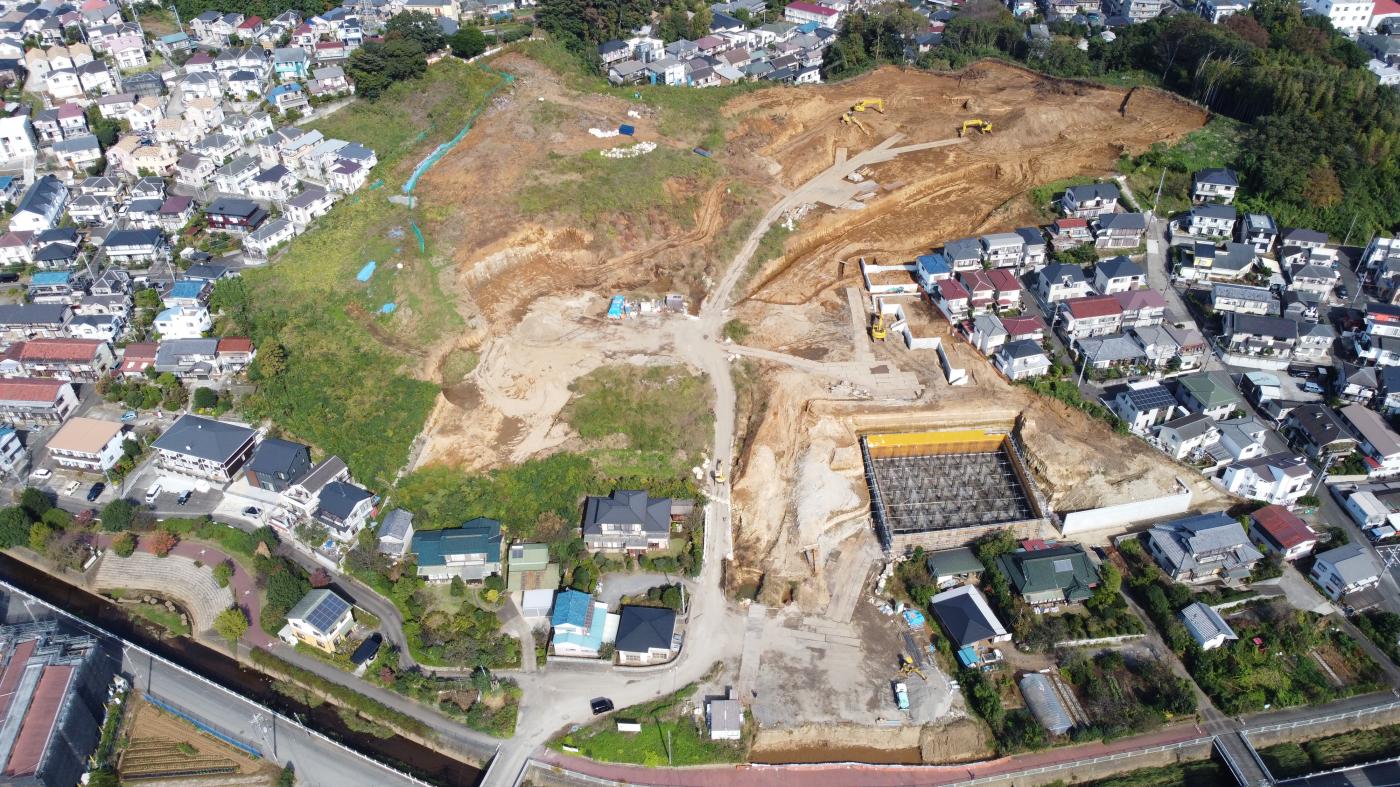 №1調整池施工中・東側仮形成造成中