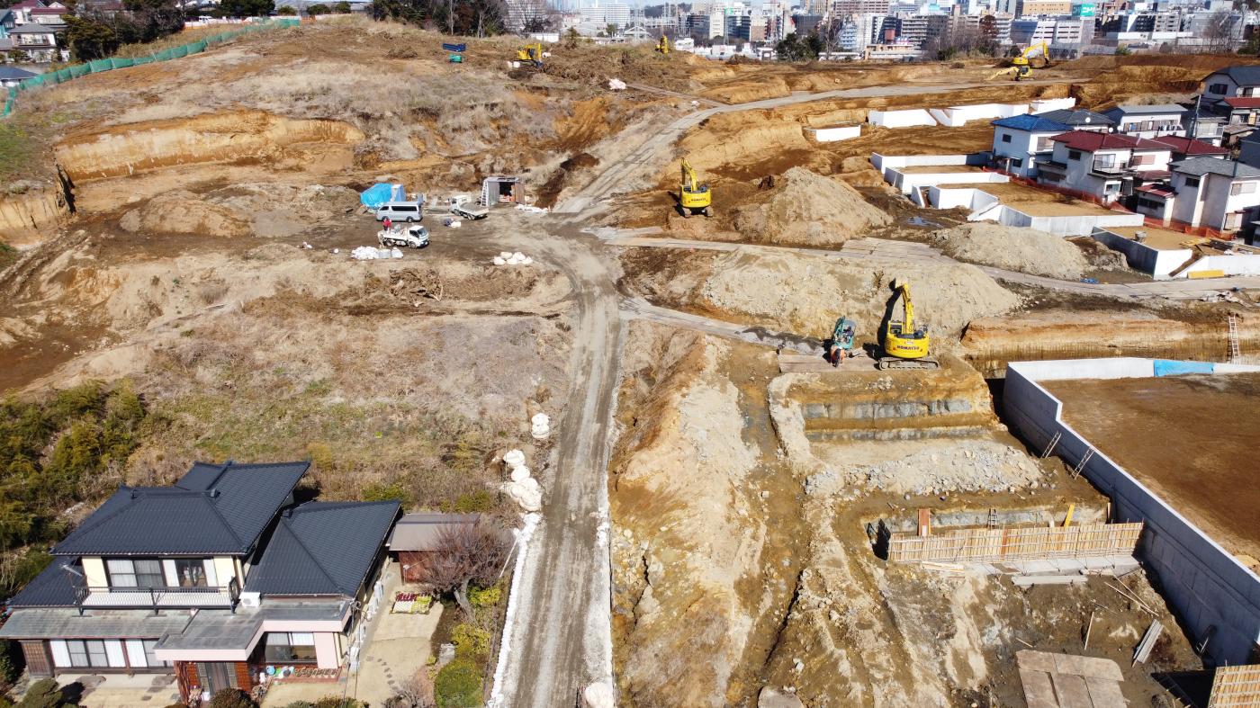 RC構造物築造中・発生土搬出中