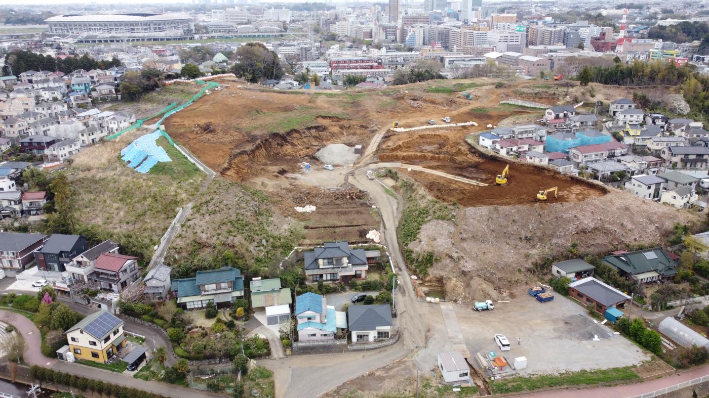伐根・発生土搬出中