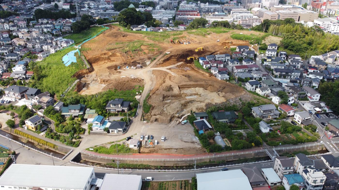 伐根・発生土搬出中